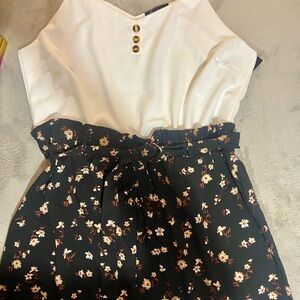 💜Floral shorts romper with white  Top💜